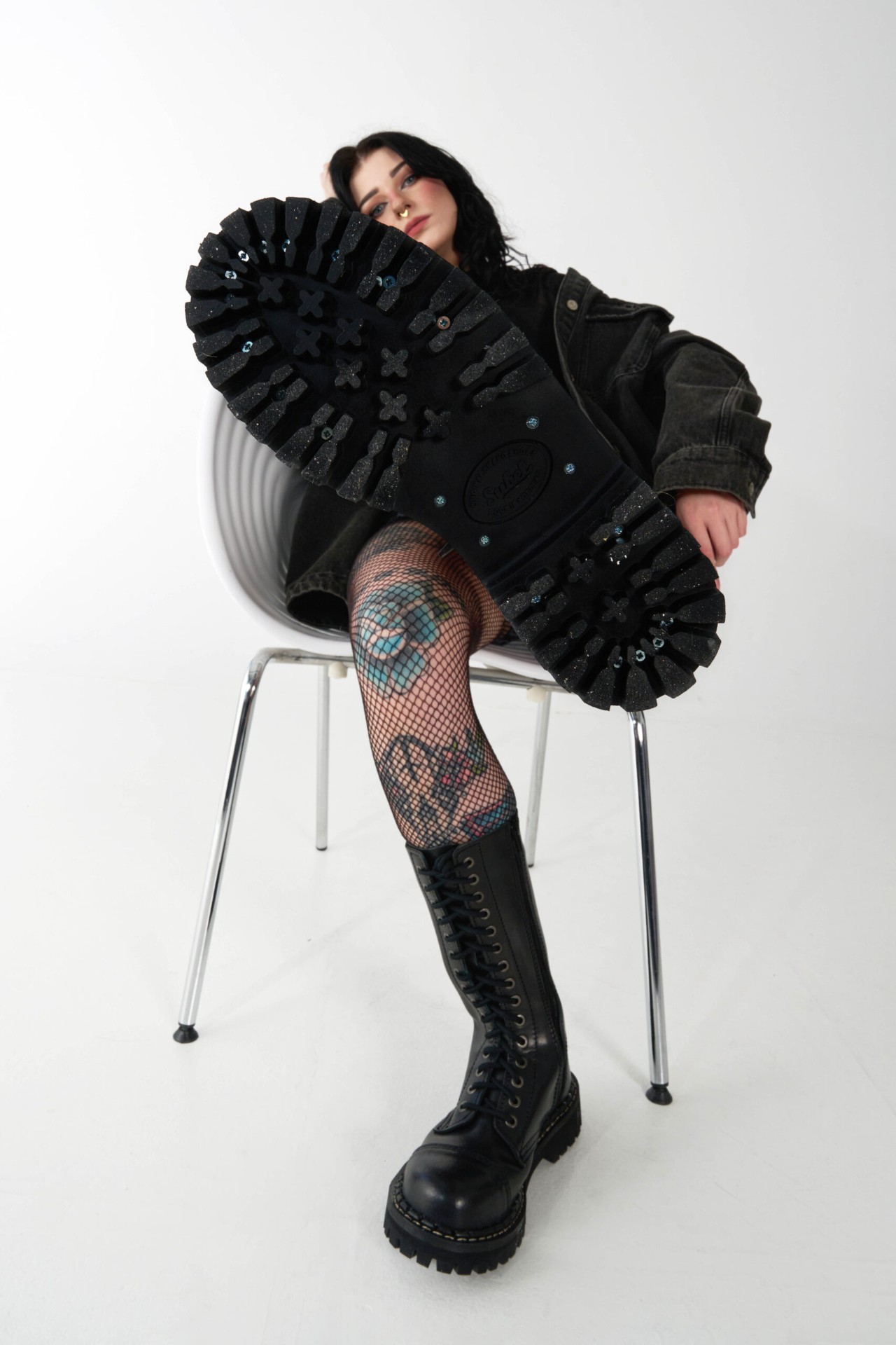Boot sole, upside-down composition